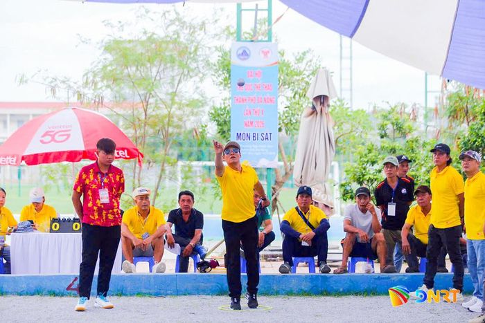 Vận động viên ra sức thi đấu tại Giải bi sắt Đại hội Thể dục thể thao thành phố Đà Nẵng lần thứ X, năm 2026. Ảnh: BẢO LÂM