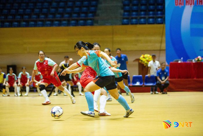 Các vận động viên thi đấu Giải Futsal nữ Đại hội Thể dục thể thao thành phố Đà Nẵng lần thứ X, năm 2026. Ảnh: BẢO LÂM