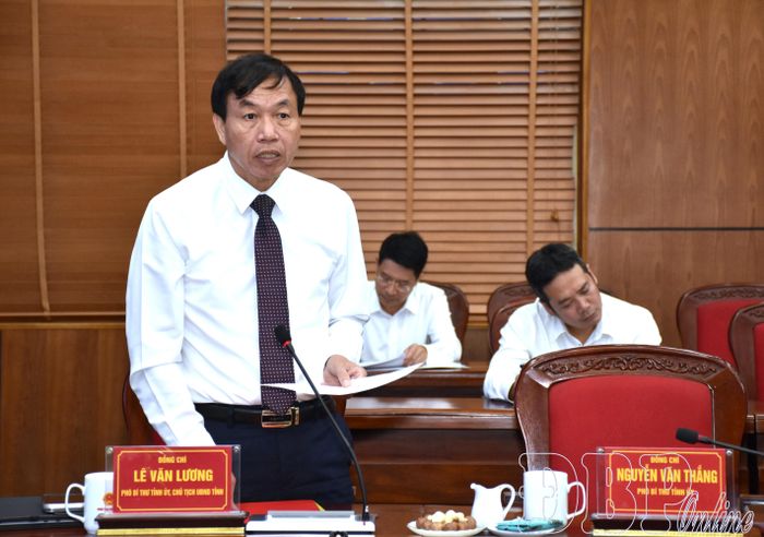 Chủ tịch UBND tỉnh Lê Văn Lương phát biểu tại buổi lễ.