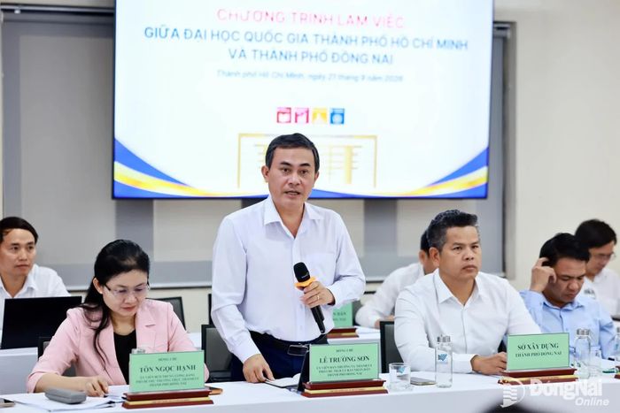 Ủy viên Ban Thường vụ Thành ủy, Phó Chủ tịch UBND thành phố Đồng Nai Lê Trường Sơn phát biểu tại buổi làm việc. Ảnh: Công Nghĩa