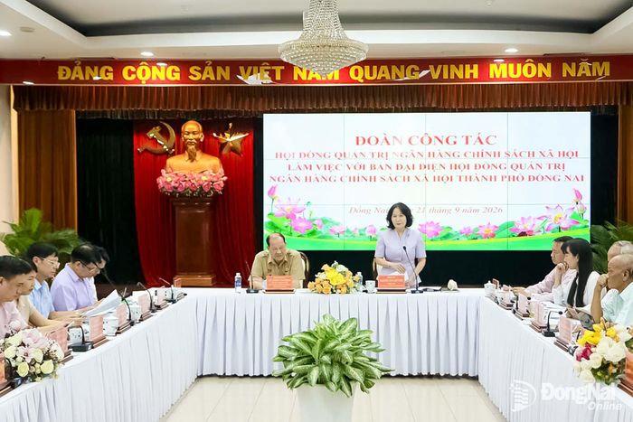 Thành ủy viên, Phó Chủ tịch UBND thành phố Đồng Nai Nguyễn Thị Cát Tiên phát biểu tại buổi làm việc. Ảnh: Văn Truyên