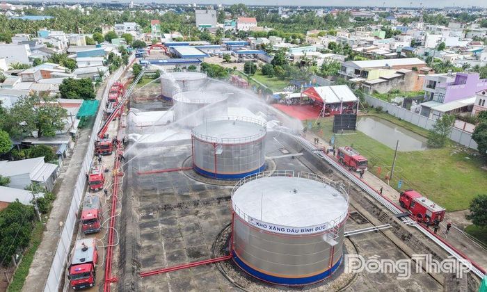 Tình huống giả định: Sự cố tại bể chứa dầu Diesel của kho xăng dầu và diễn tập chữa cháy.