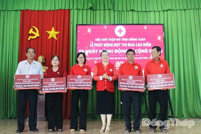 Hội Chữ thập đỏ tỉnh khởi động Chương trình hỗ trợ vốn vay không lãi suất phát triển sinh kế cho các hộ khó khăn.