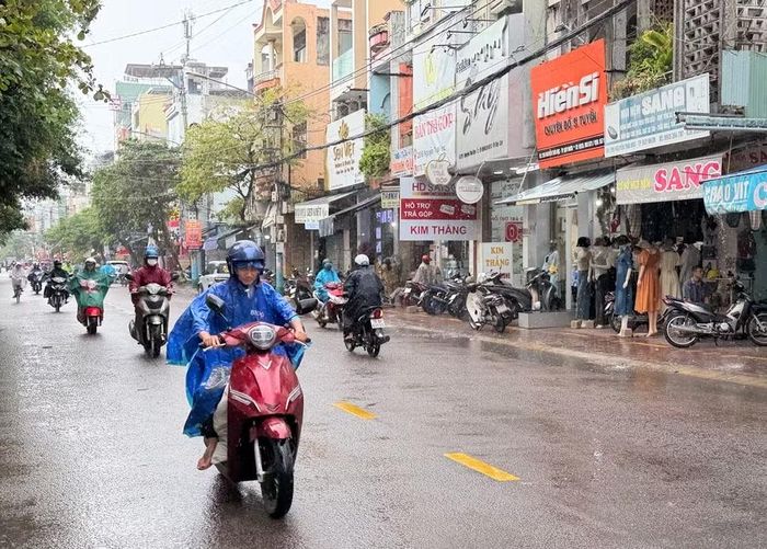 Cảnh báo giông, lốc, sét, mưa đá và mưa lớn cục bộ trên địa bàn Gia Lai. Ảnh: Phương Vi