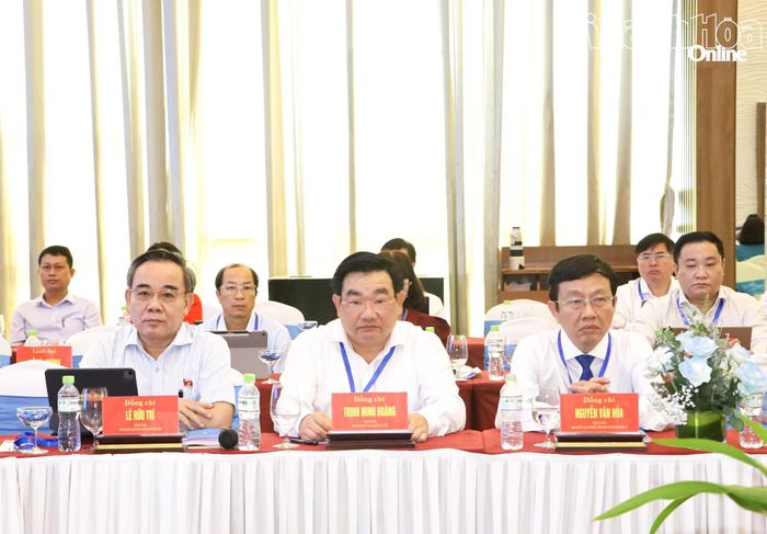 Các đại biểu tham dự hội thảo.