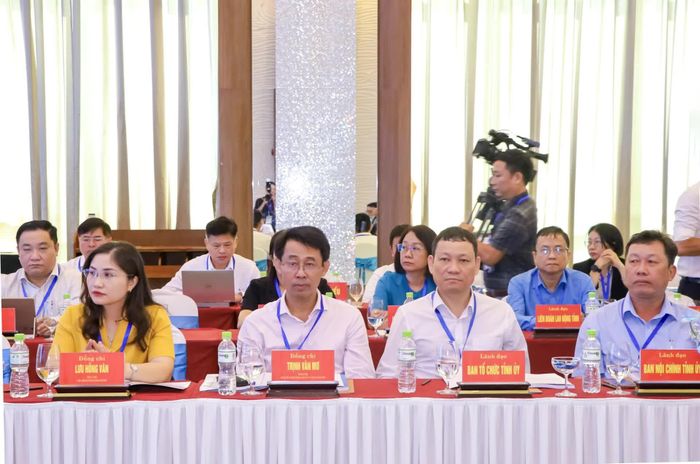 Các đại biểu tham dự hội thảo.