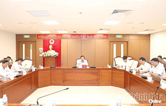 Quang cảnh cuộc họp.