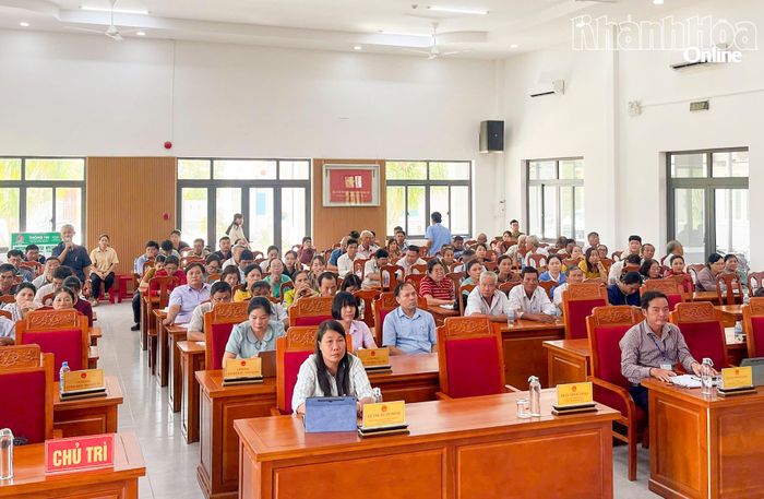 Quang cảnh buổi tiếp xúc.