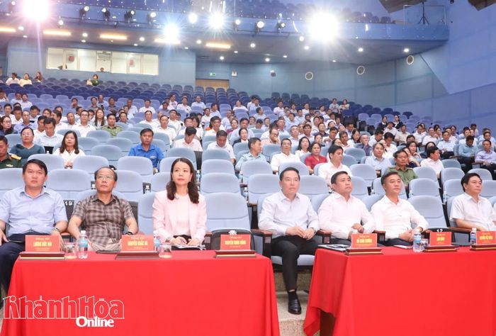 Đồng chí Hồ Xuân Trường chủ trì hội nghị. Dự hội nghị có các đồng chí: Lâm Đông, Nguyễn Việt Hùng, Nguyễn Khắc Hà; đồng chí Nguyễn Minh Hằng tham dự và báo cáo các nội dung tại hội nghị.