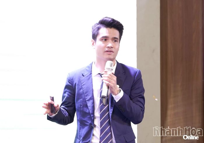 Ông Nguyễn Văn Dương - cán bộ Viện Năng lượng, Bộ Công Thương phát biểu tại hội thảo về phát triển điện hạt nhân.