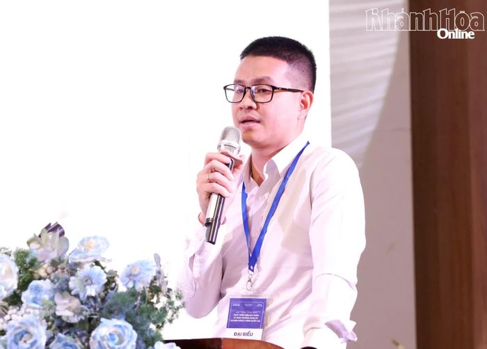 Ông Vũ Ngọc Minh - Phó Trưởng Ban Quản lý Đầu tư xây dựng Tập đoàn Điện lực Việt Nam trao đổi tại hội thảo về phát triển điện hạt nhân.