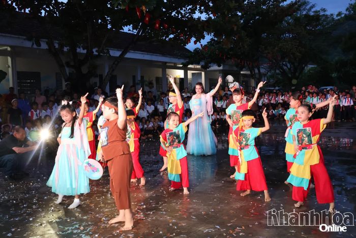 Tiết mục "Cuội cờ" của thiếu nhi đến từ Chùa Linh Sơn Pháp Ấn.