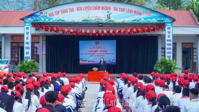 Toàn cảnh buổi tuyên truyền.
