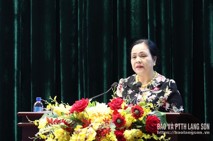 Lãnh đạo Ban Tổ chức Tỉnh ủy công bố các quyết định của Ban Chấp hành Đảng bộ tỉnh về thí điểm thành lập Đảng bộ HĐND tỉnh và Đảng bộ MTTQ, các đoàn thể tỉnh