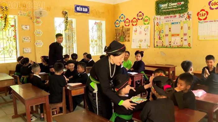 Giáo dục nghệ thuật, di sản văn hóa và kỹ năng sống được tăng cường thông qua các hoạt động trải nghiệm, truyền dạy nghệ thuật dân gian.