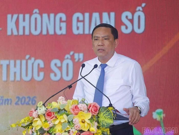 Đồng chí Hoàng Giang - Phó Bí thư Thường trực Tỉnh ủy, Chủ tịch HĐND tỉnh phát biểu tại buổi lễ.
