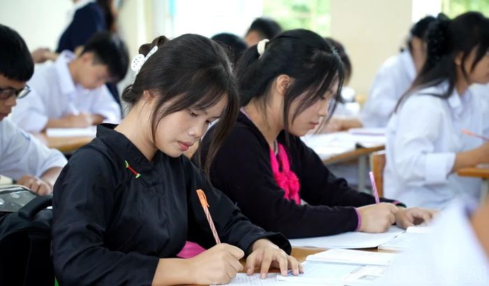 Học sinh lớp 9 người dân tộc thiểu số có thêm lựa chọn khi chuyển tiếp lên cấp THPT.