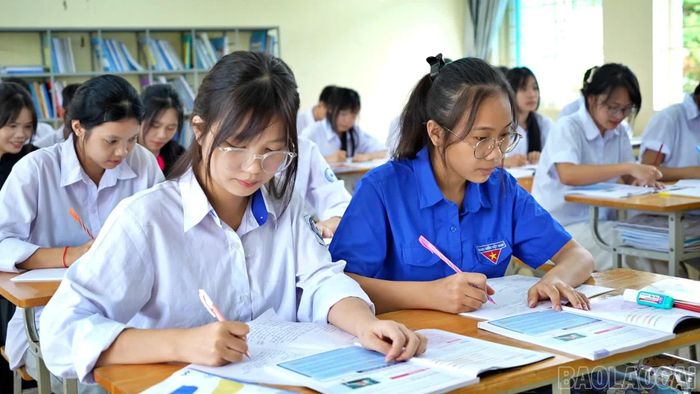 Học sinh được tạo điều kiện học tập, rèn luyện trong môi trường nội trú.
