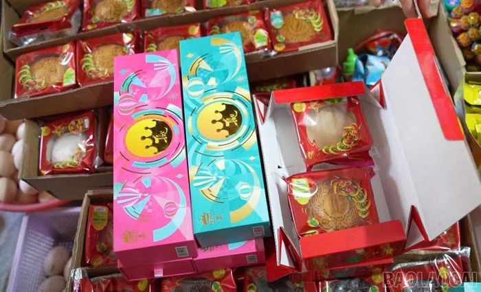 Bánh Trung thu là mặt hàng được tiêu thụ nhiều trong dịp Tết Trung thu.