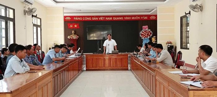 Quang cảnh buổi làm việc.