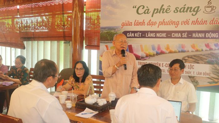 Người dân TDP 5 phản ánh kiến nghị với lãnh đạo phường Phú Thủy