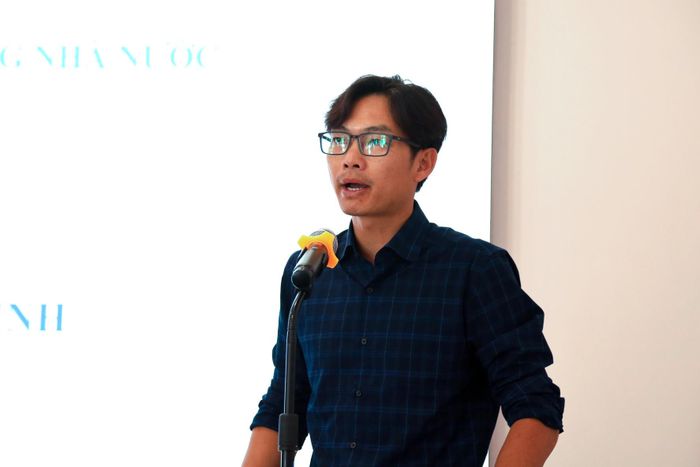 Phó Phòng Hành chính tư pháp Lâm Đồng (Sở Tư pháp) Hoàng Lê Huân tham luận một số ý kiến góp ý đối với dự thảo nghị định