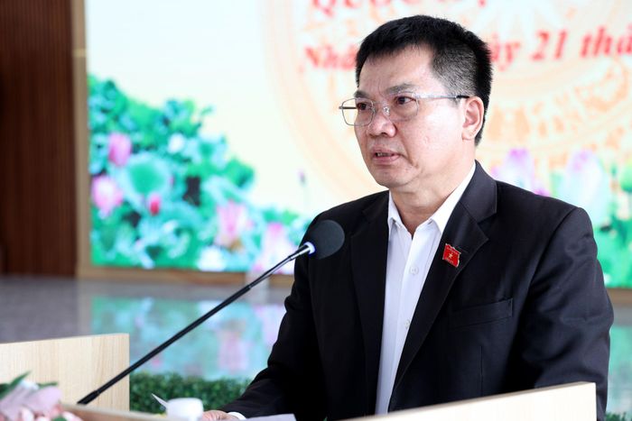 Đại biểu Dương Khắc Mai thông báo kết quả Kỳ họp không thường lệ thứ nhất và dự kiến nội dung chương trình Kỳ họp thứ hai