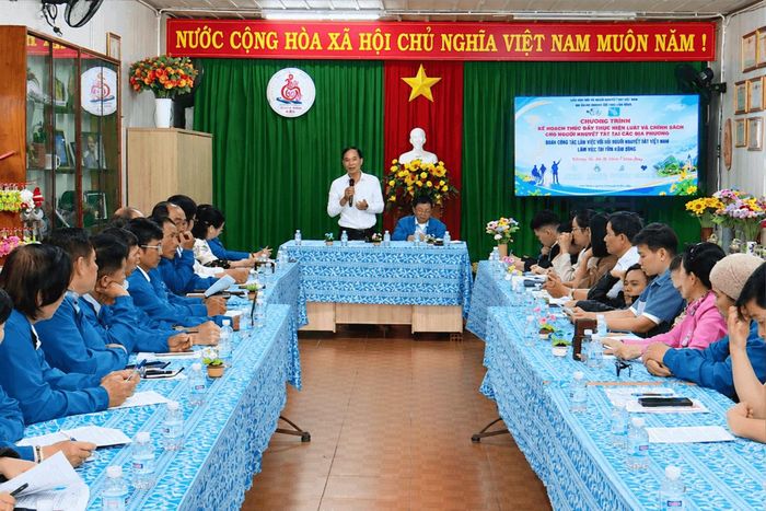 Quang cảnh buổi làm việc