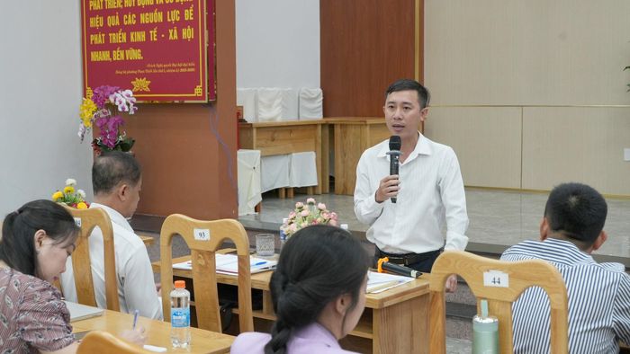 Đại diện Sở Văn hóa, Thể thao và Du lịch tỉnh Lâm Đồng báo cáo tình hình triển khai Lễ hội Trung thu năm 2026 tại khu vực Đông Lâm Đồng vào tối 24/9 tới đây