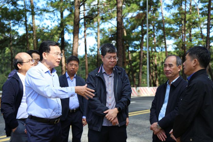 Chủ tịch UBND tỉnh Lâm Đồng yêu cầu khẩn trương công bố tình huống khẩn cấp về thiên tai tại đèo Prenn