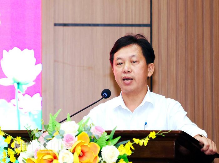 Đồng chí Vũ Ngọc Hoàng, Phó Hiệu trưởng Trường Chính trị Trường Chinh phát biểu tại lễ khai giảng.