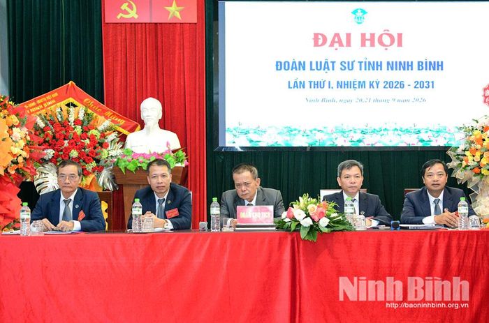 Đoàn Chủ tịch điều hành Đại hội.