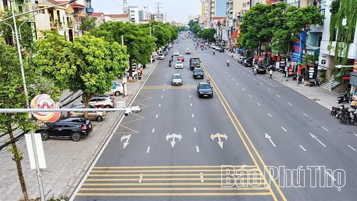 Camera giám sát giao thông được lắp đặt trên các tuyến đường, hỗ trợ phát hiện và xử lý vi phạm.