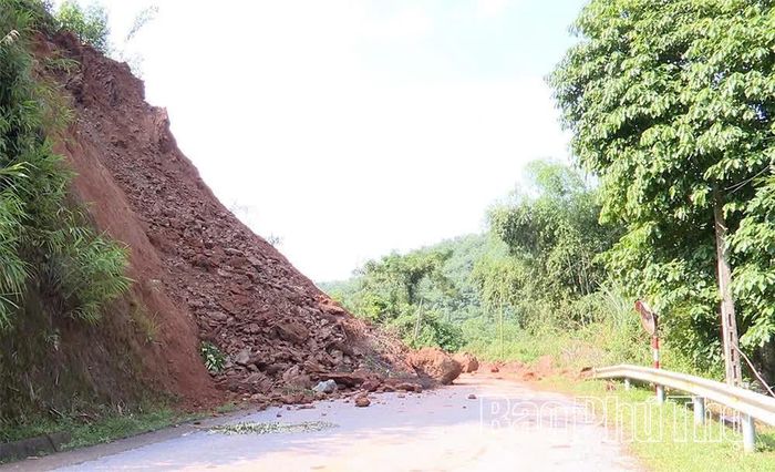 Hiện trạng điểm sạt lở sáng 21/9.