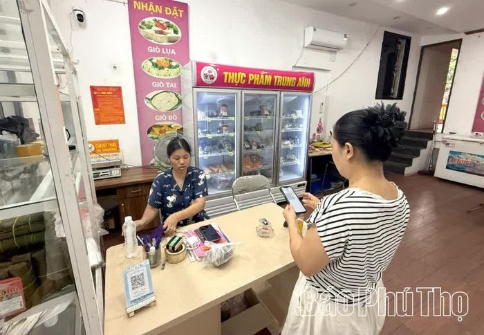 Thực phẩm sạch Trung Anh (phường Phúc Yên) ngày càng được nhiều khách hàng ưa chuộng.