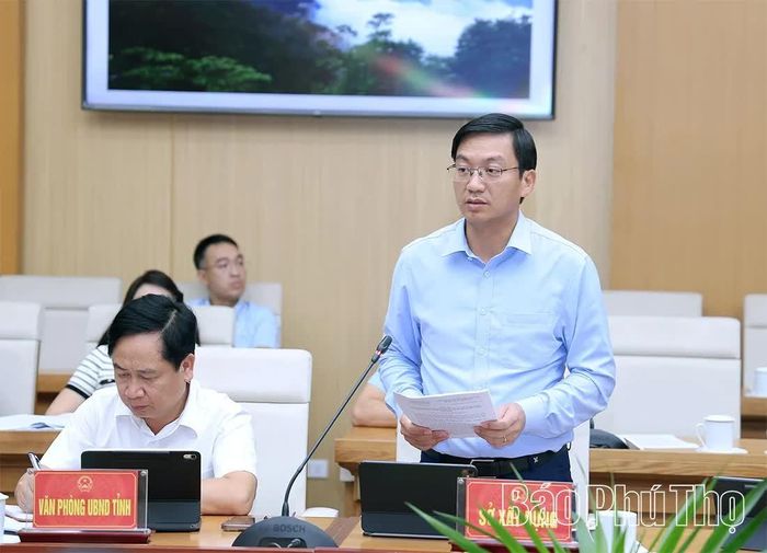 Lãnh đạo Sở Xây dựng phát biểu tại hội nghị.