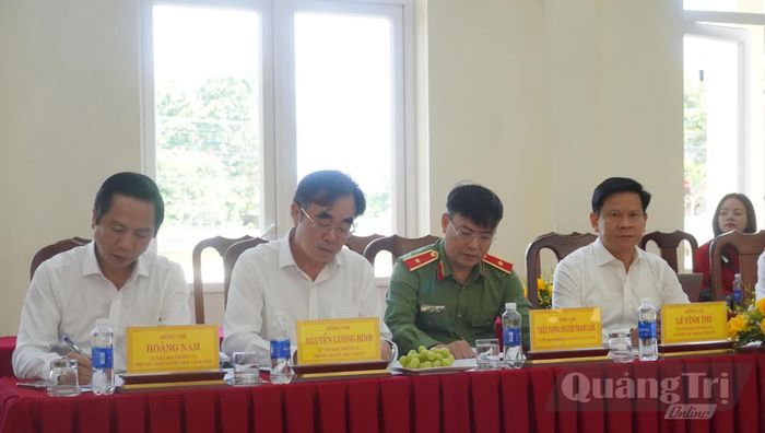 Các đại biểu dự buổi làm việc - Ảnh: N.M