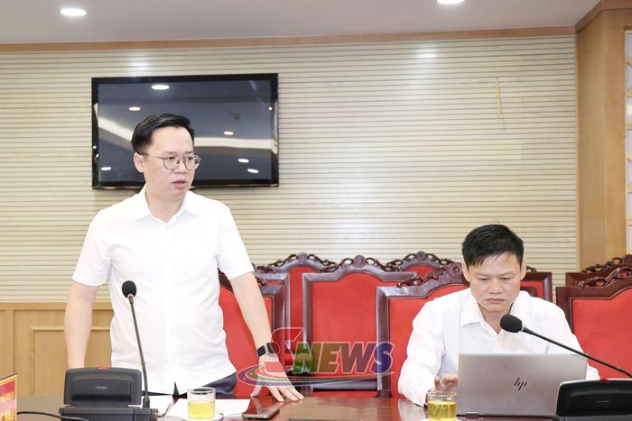 Lãnh đạo Sở Tài Chính phát biểu tại cuộc họp.