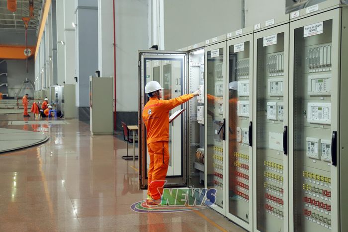 Hoạt động vận hành, sản xuất điện tại Công ty Thủy điện Sơn La.