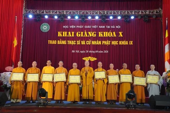 Tặng Bằng tuyên dương công đức