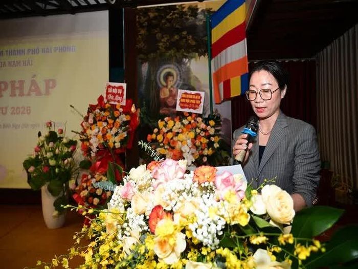 Phó Giám đốc Sở Nội vụ TP Phạm Thị Huyền phát biểu