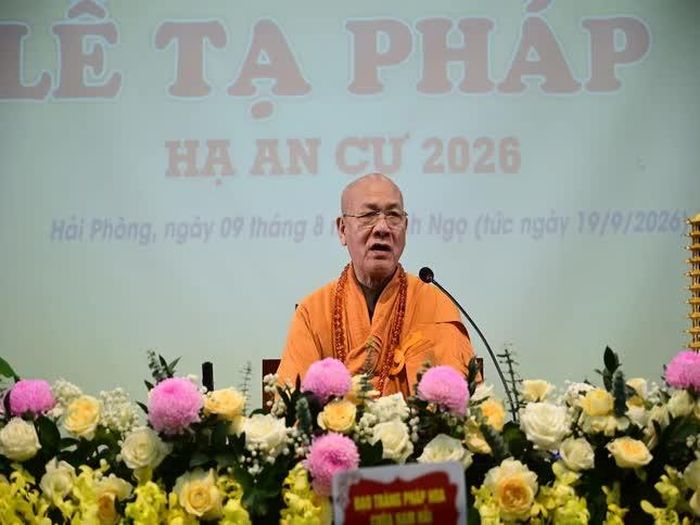 Hòa thượng Thích Quảng Tùng ban đạo từ