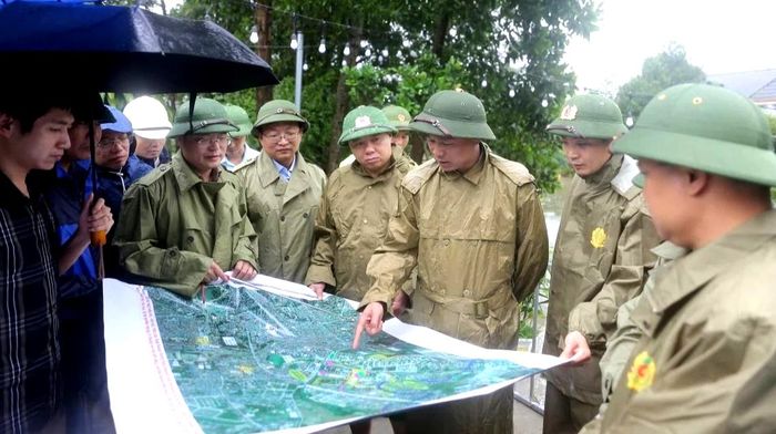 Trước đó, ngày 17/9, Chủ tịch UBND tỉnh Thanh Hóa Tô Anh Dũng đã đi kiểm tra các vị trí ngập lụt ở khu đô thị Thanh Hóa.