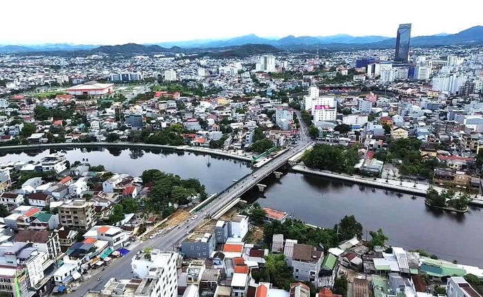 Theo ông Lê Thành Bắc, sau khi bị xử phạt, nhà thầu không huy động nhân lực, vật tư để thi công các hạng mục chính. Lúc này, công trình rơi vào tình trạng bị bỏ dở, không đảm bảo khả năng hoàn thành. Đến ngày 13/4, chủ đầu tư đã ban hành quyết định chấm dứt hợp đồng thi công xây dựng công trình đối với Công ty Cổ phần 479 Hòa Bình. Đồng thời, tổ chức đầu thầu để lựa chọn nhà thầu mới, tiếp tục thi công dự án.
