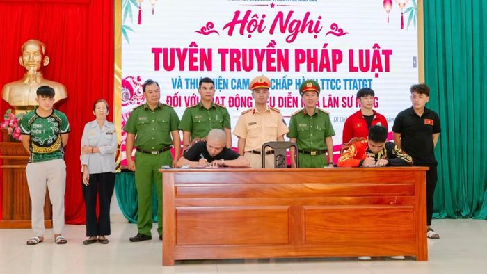 Đối với những hoạt động thuộc diện phải cấp phép các hội, nhóm cam kết chỉ tổ chức khi được cơ quan có thẩm quyền cấp phép theo quy định. Ảnh: Công an cung cấp.