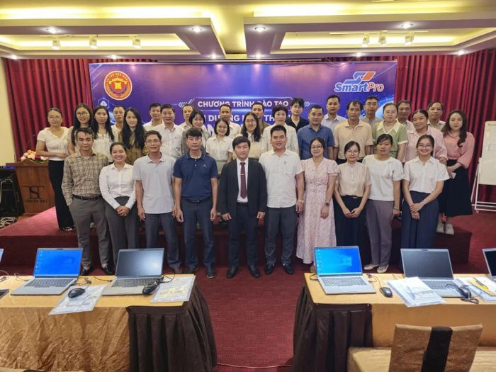 Bồi dưỡng kiến thức an ninh, an toàn thông tin cho 32 công chức đến từ các Chi cục Dự trữ Nhà nước khu vực từ Nghệ An đến Cần Thơ. Ảnh: Ngọc Anh