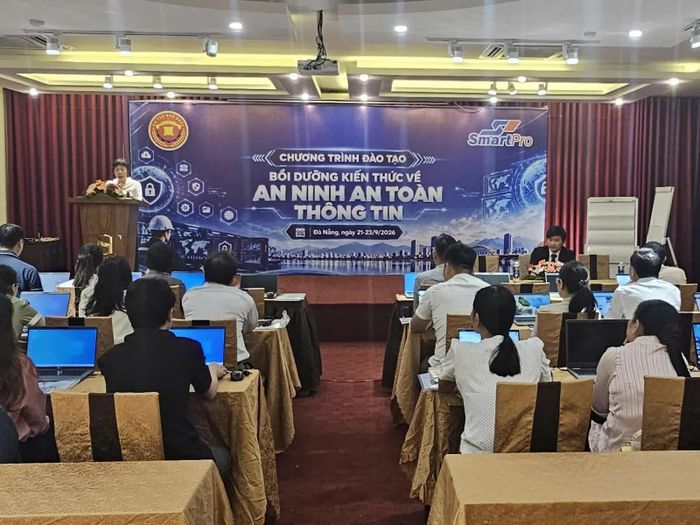  Quang cảnh Lớp Bồi dưỡng kiến thức về an ninh, an toàn thông tin do Cục Dự trữ Nhà nước tổ chức tại TP. Đà Nẵng. Ảnh: Ngọc Anh 