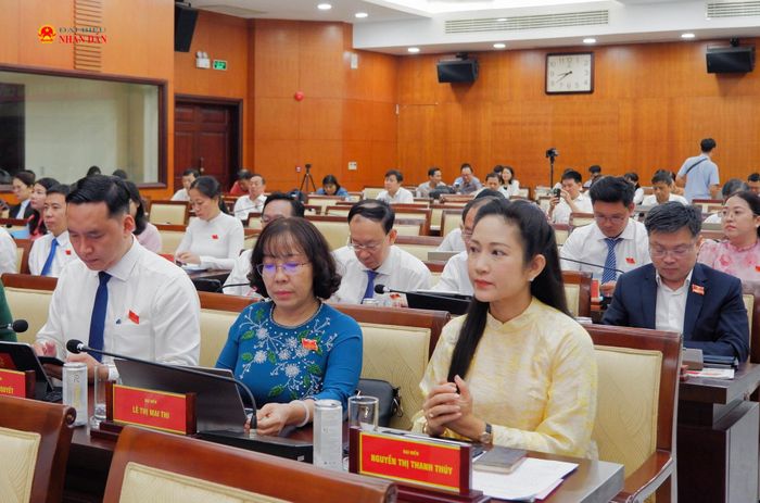 Các đại biểu HĐND thành phố tại kỳ họp. Ảnh: Hoa Lê