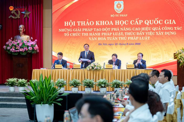 Phó Chủ tịch Quốc hội Nguyễn Khắc Định phát biểu tại hội thảo