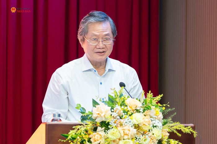 Nguyên Phó Chủ tịch kiêm Tổng Thư ký Hội Luật gia Việt Nam, nguyên Hiệu trưởng Trường Đại học Luật Hà Nội, GS.TS. Lê Minh Tâm trình bày tham luận